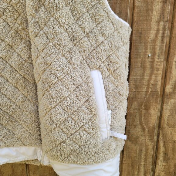 Patagonia Reversible Teddy Bear Sherpa Hooded Vest Womens Size M - Picture 3 of 13